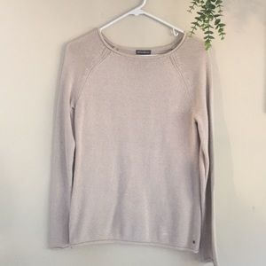Long sleeve crew neck sweater